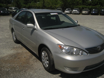 toyota camry le silver