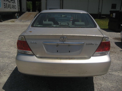 toyota camry le silver