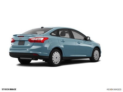 ford focus 2012 lt  blue sedan sel gasoline 4 cylinders front wheel drive not specified 46168