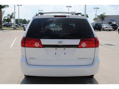 toyota sienna 2008 white van ce 7 passenger gasoline 6 cylinders front wheel drive automatic 77065