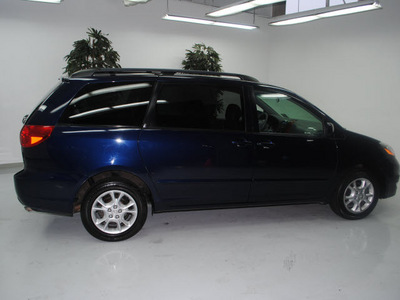 toyota sienna 2006 blue van xle 7 passenger gasoline 6 cylinders all whee drive automatic 91731