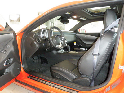 chevrolet camaro 2011 orange coupe ss gasoline 8 cylinders rear wheel drive automatic 55313