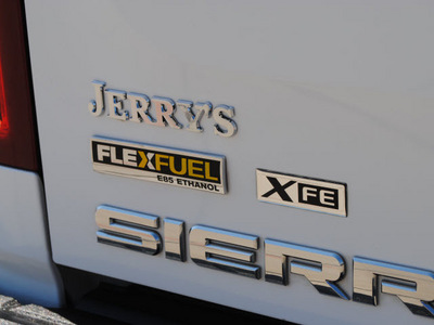 gmc sierra 1500 2009 white sle xfe flex fuel 8 cylinders 2 wheel drive automatic 76087