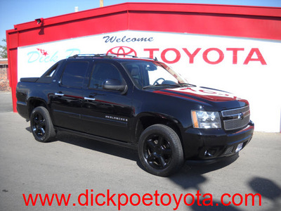 chevrolet avalanche 2007 black suv gasoline 8 cylinders rear wheel drive automatic 79925