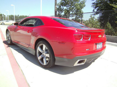 chevrolet camaro 2010 red coupe ss gasoline 8 cylinders rear wheel drive automatic 75503