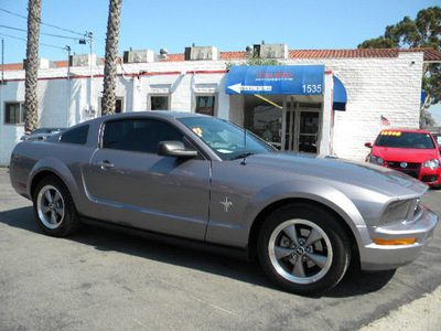 ford mustang 2006 gray coupe v6 premium gasoline 6 cylinders rear wheel drive automatic 92882