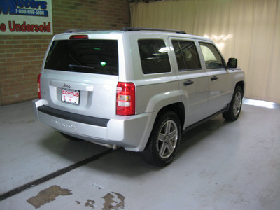 jeep patriot 2007 silver suv sport gasoline 4 cylinders 4 wheel drive automatic 44883