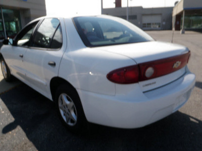 chevrolet cavalier 2004 white sedan gasoline 4 cylinders front wheel drive automatic 14224