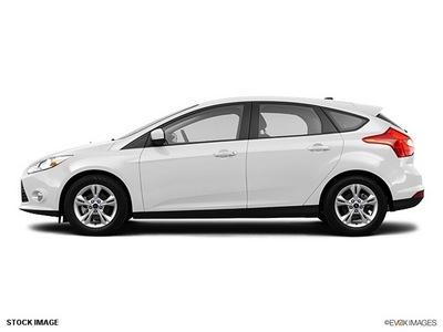ford focus 2012 white hatchback se gasoline 4 cylinders front wheel drive 6 speed automatic 77388