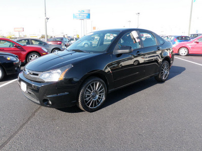 ford focus 2010 black sedan ses 4dr gasoline 4 cylinders front wheel drive automatic 56301