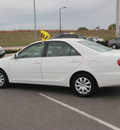 toyota camry 2006 white sedan le gasoline 4 cylinders front wheel drive automatic 56001
