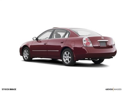 nissan altima 2005 sedan gasoline 4 cylinders front wheel drive not specified 44060