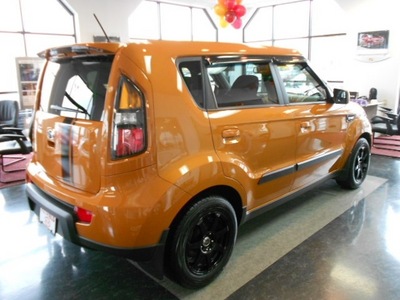 kia soul 2010 orange wagon gasoline 4 cylinders front wheel drive not specified 43228
