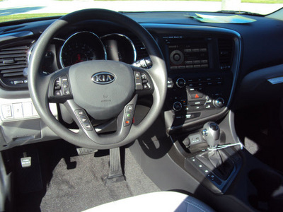 kia optima 2011 plat graph sedan lx gasoline 4 cylinders front wheel drive automatic 32901