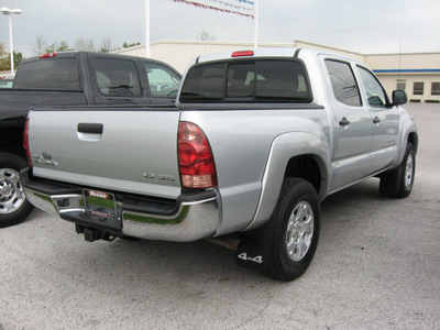 toyota tacoma 2007 silver v6 gasoline 6 cylinders 4 wheel drive automatic 45840