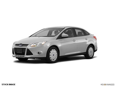 ford focus 2012 ingot silver metall sedan se gasoline 4 cylinders front wheel drive 6 speed automatic 07735