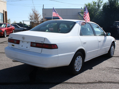 toyota camry 1997 white sedan le gasoline 4 cylinders front wheel drive automatic with overdrive 80229