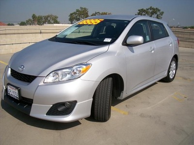 toyota matrix 2010 silver hatchback gasoline 4 cylinders front wheel drive automatic 90241