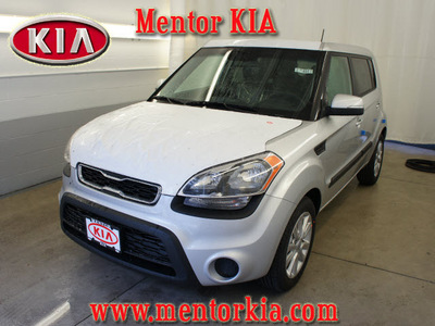kia soul 2012 bright silver hatchback soul 4 cylinders front wheel drive automatic 44060