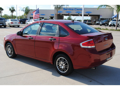 ford focus 2010 red sedan se gasoline 4 cylinders front wheel drive automatic with overdrive 77065