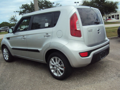 kia soul 2012 bright silver hatchback 4 cylinders front wheel drive automatic 32901