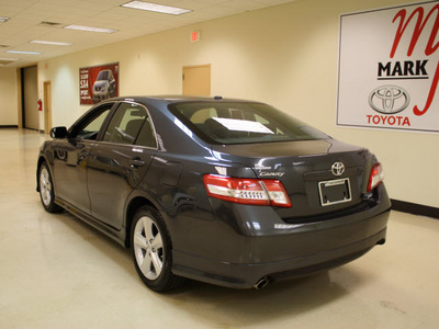 toyota camry 2011 gray sedan se gasoline 4 cylinders front wheel drive automatic 27707