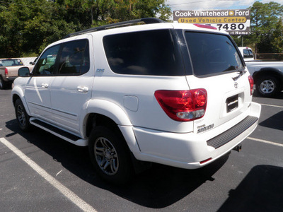 toyota sequoia 2006 white suv sr5 gasoline 8 cylinders rear wheel drive automatic 32401