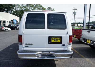 ford econoline cargo 2008 oxford white van e 250 gasoline 8 cylinders rear wheel drive automatic with overdrive 07724