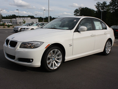 bmw 3 series 2011 white sedan 328xi gasoline 6 cylinders all whee drive automatic 27616