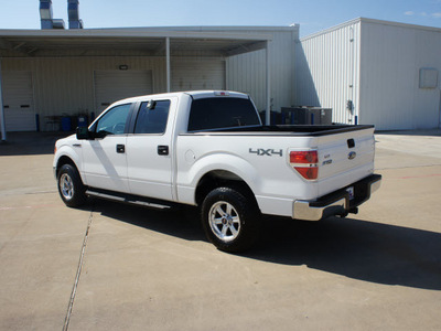 ford f 150 2011 white xlt 8 cylinders 4 wheel drive automatic 76108
