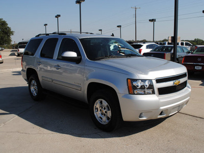 chevrolet tahoe 2011 silver suv flex fuel 8 cylinders 2 wheel drive automatic 76087