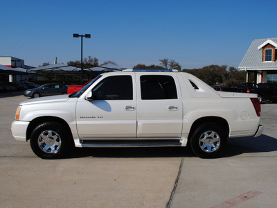 cadillac escalade ext 2005 white suv gasoline 8 cylinders all whee drive automatic 76087