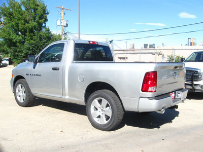 ram ram pickup 1500 2012 silver express gasoline 8 cylinders 4 wheel drive automatic 80301