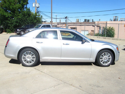 chrysler 300 2012 silver sedan c gasoline 8 cylinders all whee drive automatic 80301