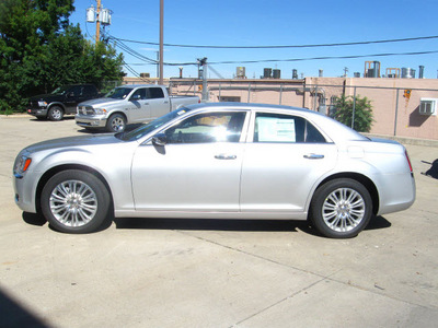 chrysler 300 2012 silver sedan c gasoline 8 cylinders all whee drive automatic 80301