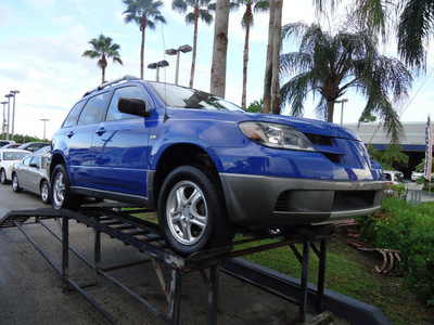 mitsubishi outlander 2004 blue suv ls gasoline 4 cylinders front wheel drive automatic 33157