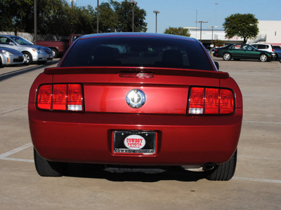 ford mustang 2008 dk  red coupe v6 deluxe gasoline 6 cylinders rear wheel drive automatic 75228