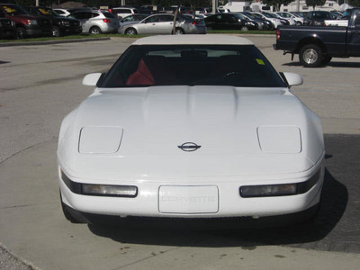 chevrolet corvette 1994 white gasoline v8 rear wheel drive automatic 33884