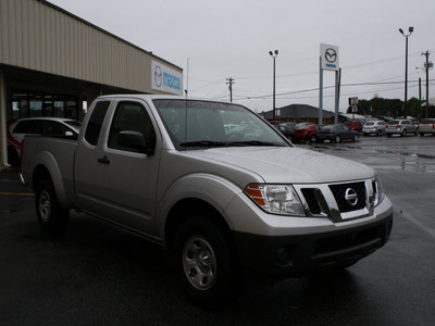 nissan frontier 2009 silver xe gasoline 4 cylinders 2 wheel drive automatic 27215