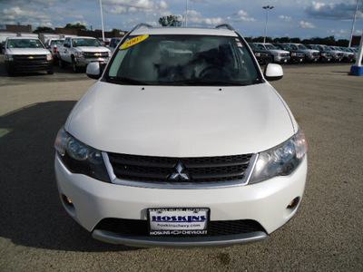 mitsubishi outlander 2007 white suv xls gasoline 6 cylinders front wheel drive automatic 60007