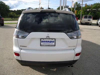 mitsubishi outlander 2007 white suv xls gasoline 6 cylinders front wheel drive automatic 60007