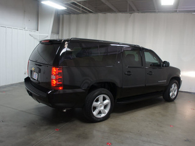 chevrolet suburban 2008 black suv lt 1500 gasoline 8 cylinders 2 wheel drive automatic 76108