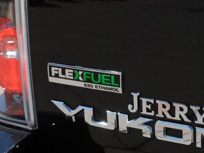 gmc yukon 2011 black suv denali flex fuel 8 cylinders 2 wheel drive automatic 76087