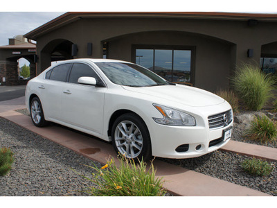 nissan maxima 2010 white sedan 3 5 s gasoline 6 cylinders front wheel drive automatic 99352