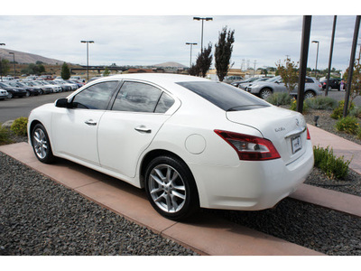 nissan maxima 2010 white sedan 3 5 s gasoline 6 cylinders front wheel drive automatic 99352