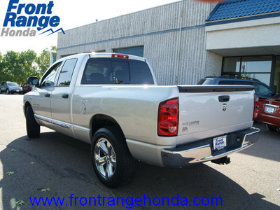 dodge ram pickup 1500 2007 bright silver pickup truck big horn gasoline 8 cylinders rear wheel drive automatic 80910