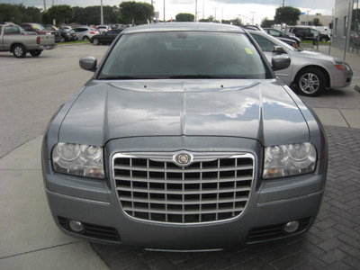 chrysler 300 2006 gray sedan limited gasoline 6 cylinders rear wheel drive automatic 33884