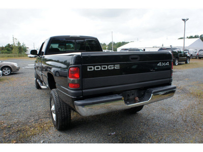 dodge ram pickup 2500 2001 black slt gasoline 8 cylinders 4 wheel drive automatic with overdrive 08902