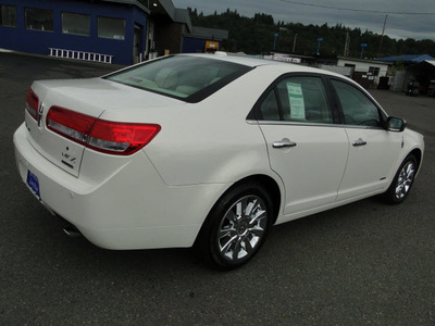lincoln mkz hybrid 2012 crystal champagne m sedan hybrid 4 cylinders front wheel drive cont  variable trans  98032