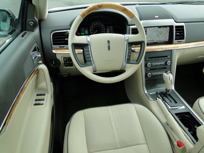 lincoln mkz hybrid 2012 crystal champagne m sedan hybrid 4 cylinders front wheel drive cont  variable trans  98032
